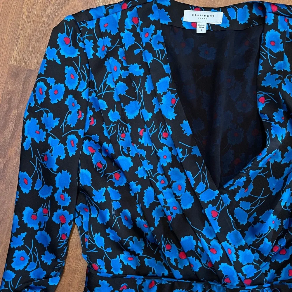 EQUIPMENT Collie Wrap Dress Mini Size Small Blue Black Pleated Chic Silky French